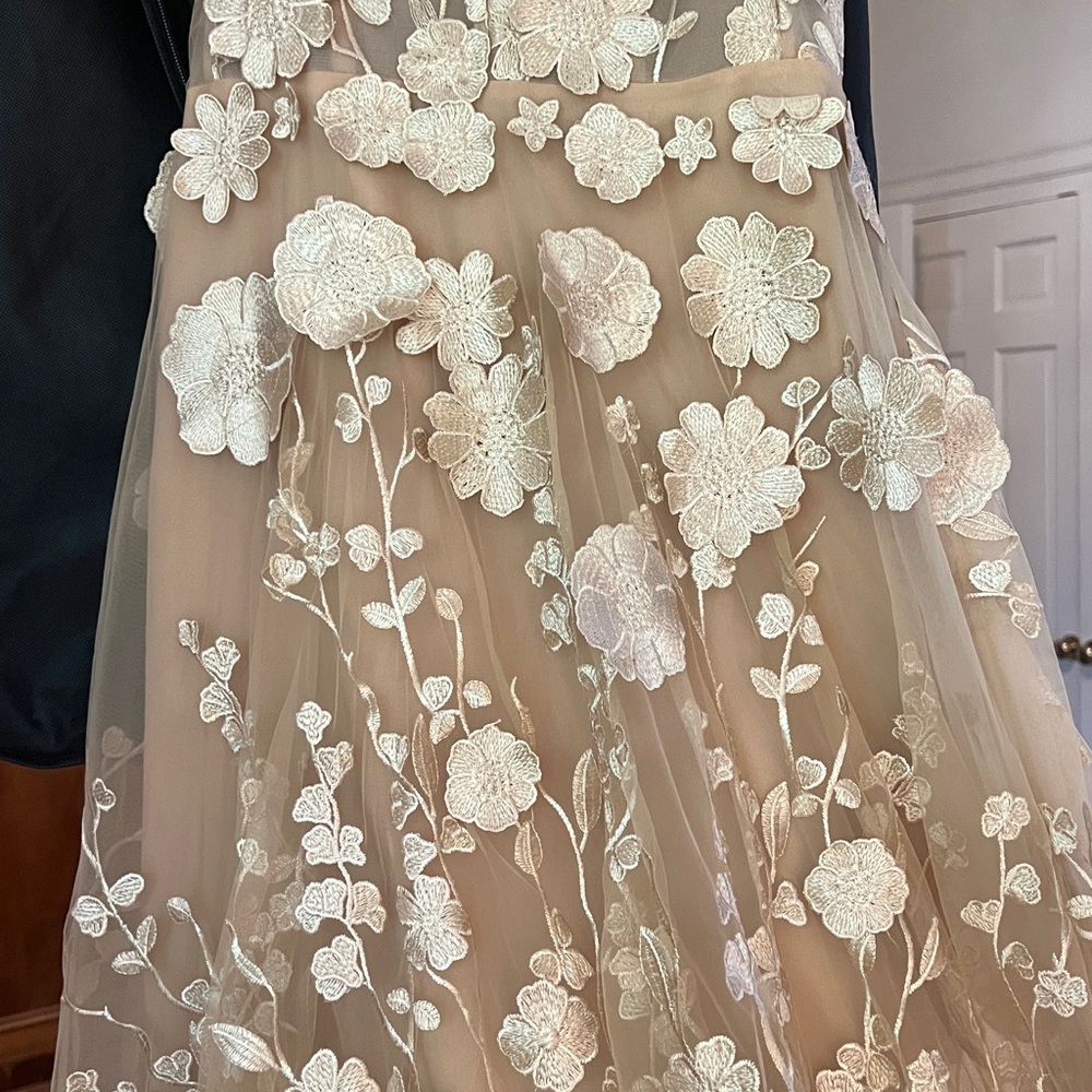 Bronx and Banco Gold Floral Appliqué A-Line Gown Jasmine gold long - Picture 11 of 15